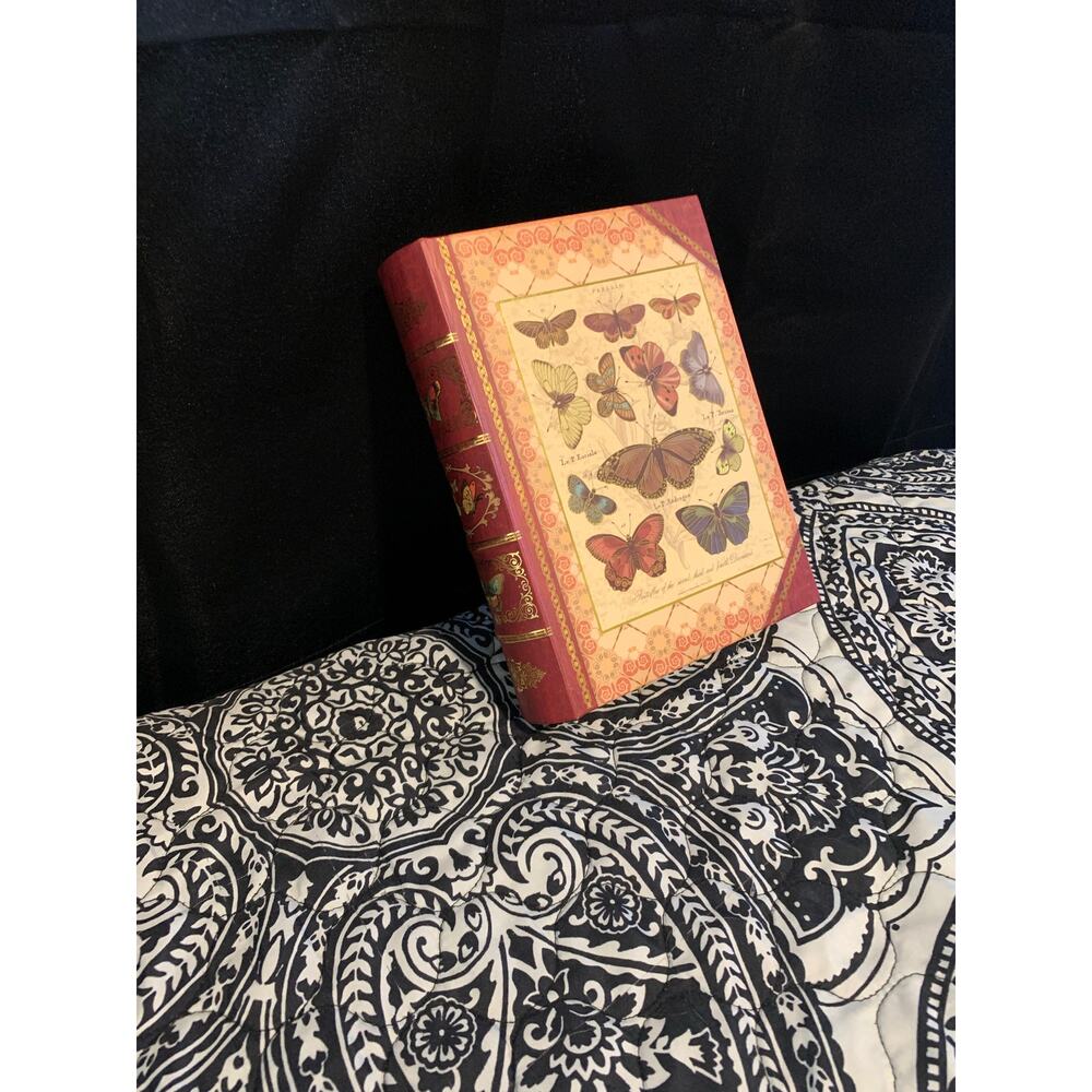 Faux Book - Picture 4 of 4